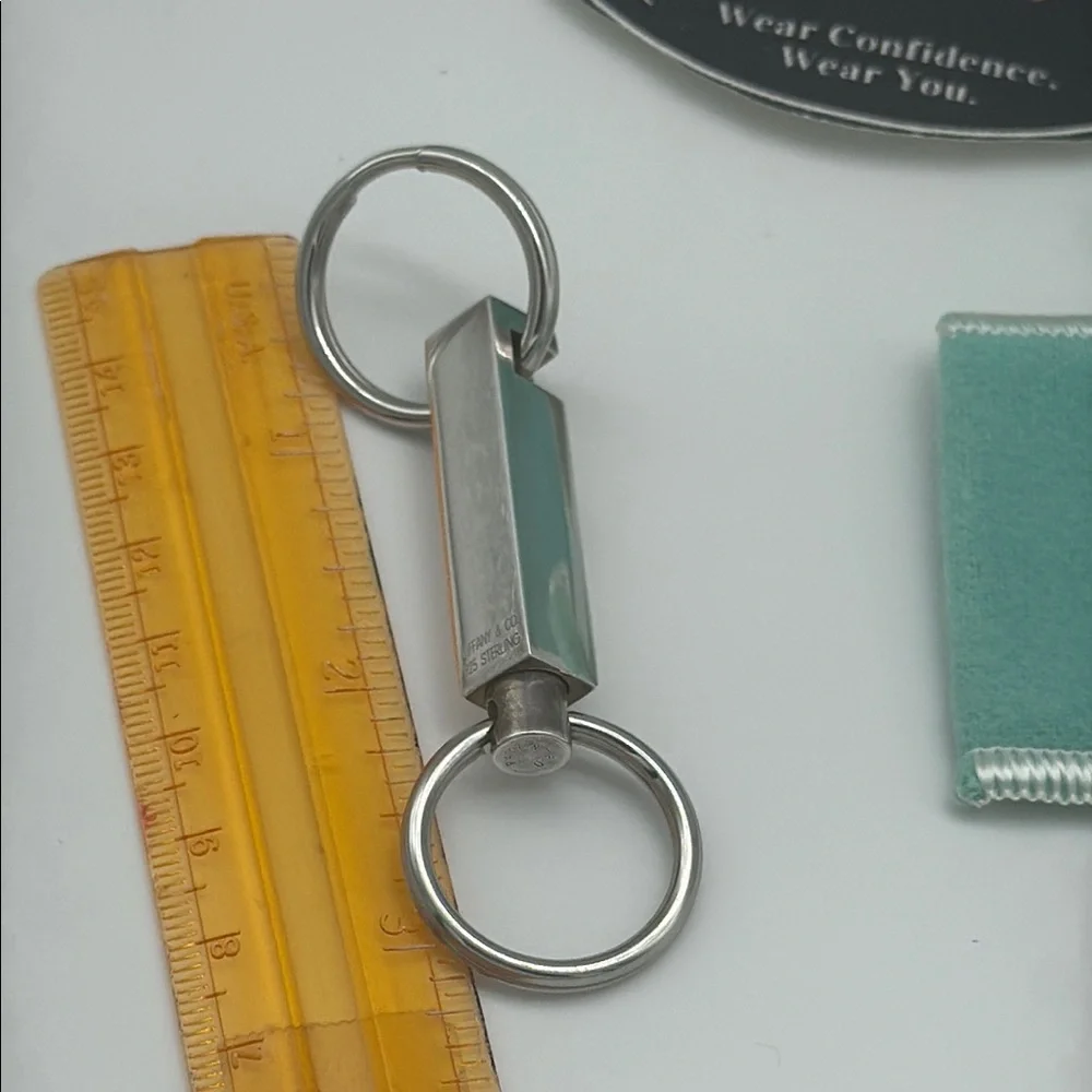 Authentic Tiffany & Co. Silver Valet Keychain with Blue Pouch & Box NWT   Unisex